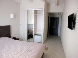 Отель Hotel Nika 2 Черноморск Небольшой двухместный номер с 1 кроватью-3