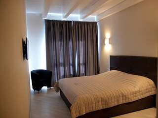 Отель Hotel Nika 2 Черноморск Небольшой двухместный номер с 1 кроватью-5